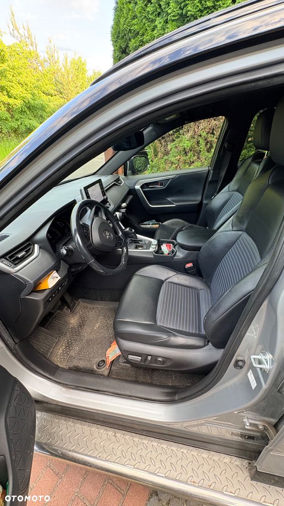 Toyota RAV4 - 8