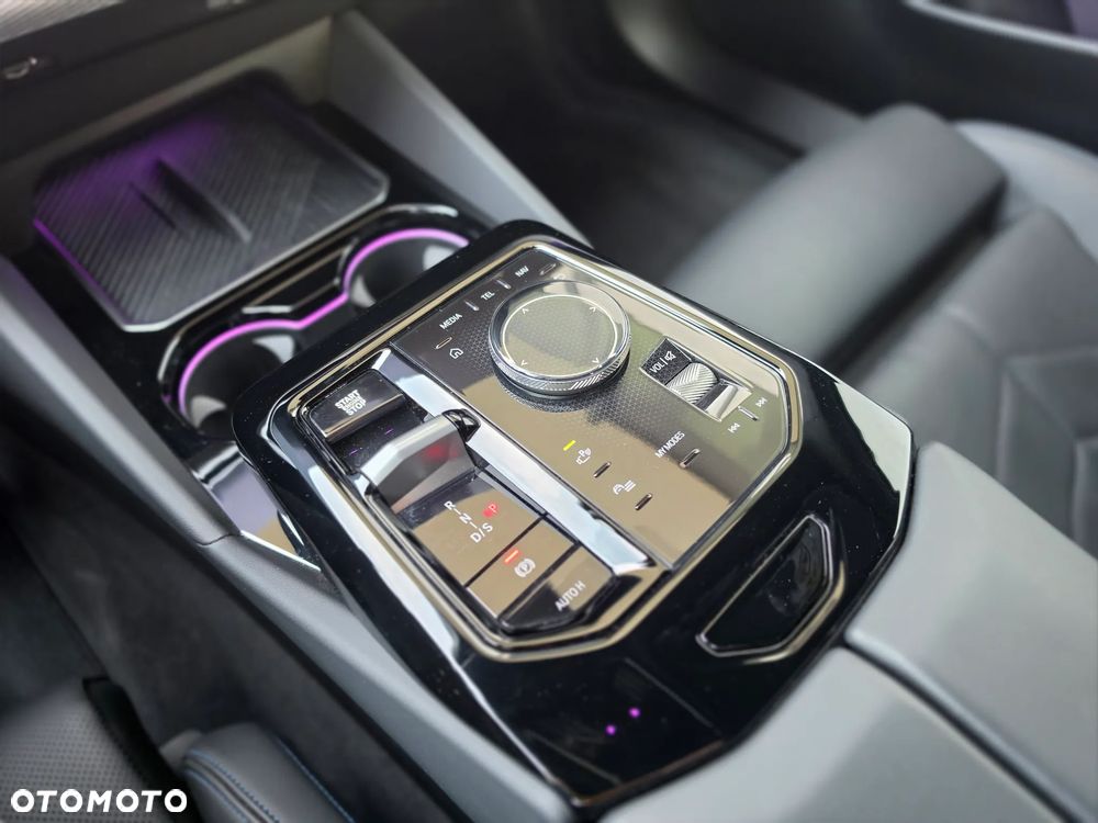 BMW Seria 5 520d mHEV - 26