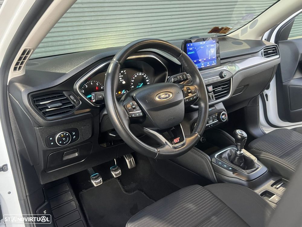 Ford Focus SW 1.0 EcoBoost ST-Line - 11