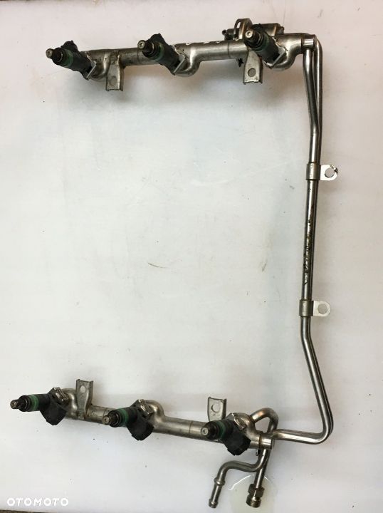 LISTWA WTRYSKOWA AUDI A4 B6 3.0 ASN 06C133551 - 8