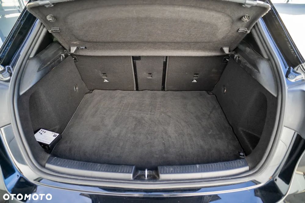 Mercedes-Benz Klasa A 180 d 8G-DCT Edition 2021 - 38