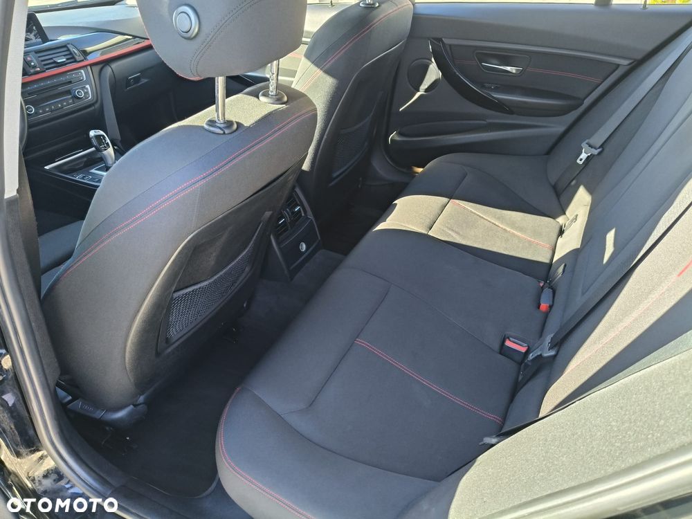 BMW Seria 3 318d Sport Line - 15