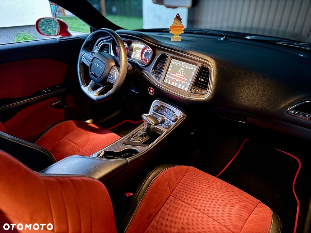Dodge Challenger - 27