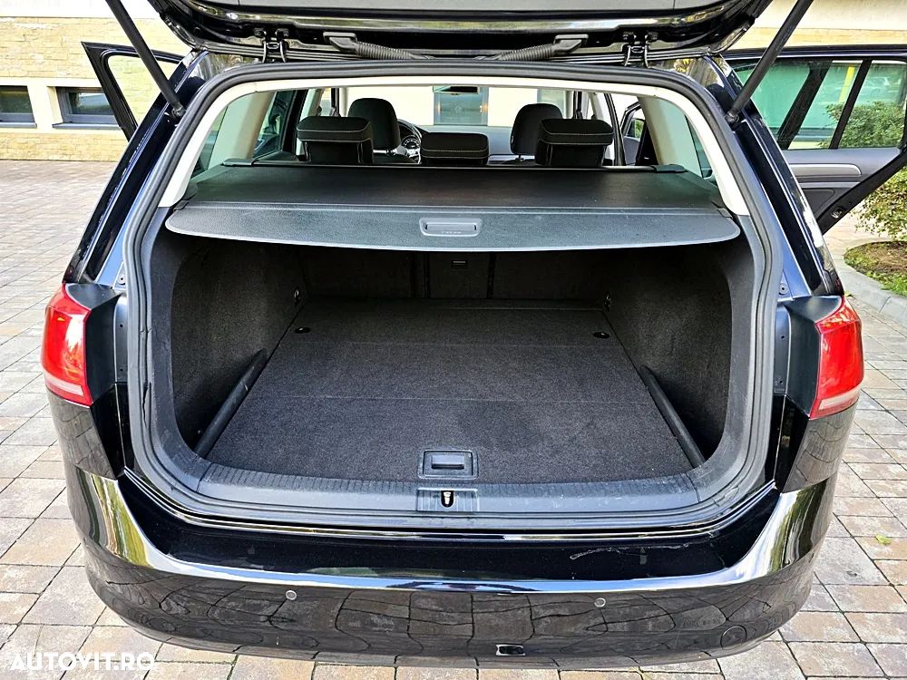 Volkswagen Golf 1.6 TDI BlueMotion Technology DSG Lounge - 27
