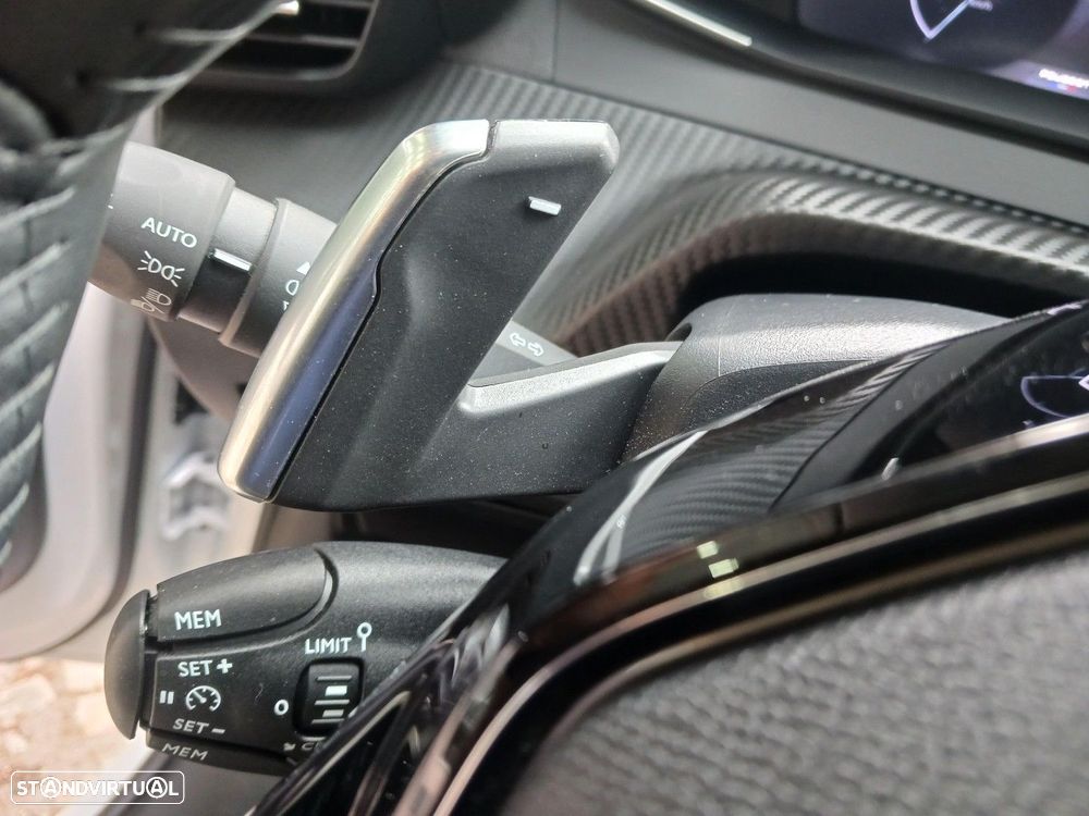 Peugeot 208 1.2 Hybrid Allure e-DCS6 - 26