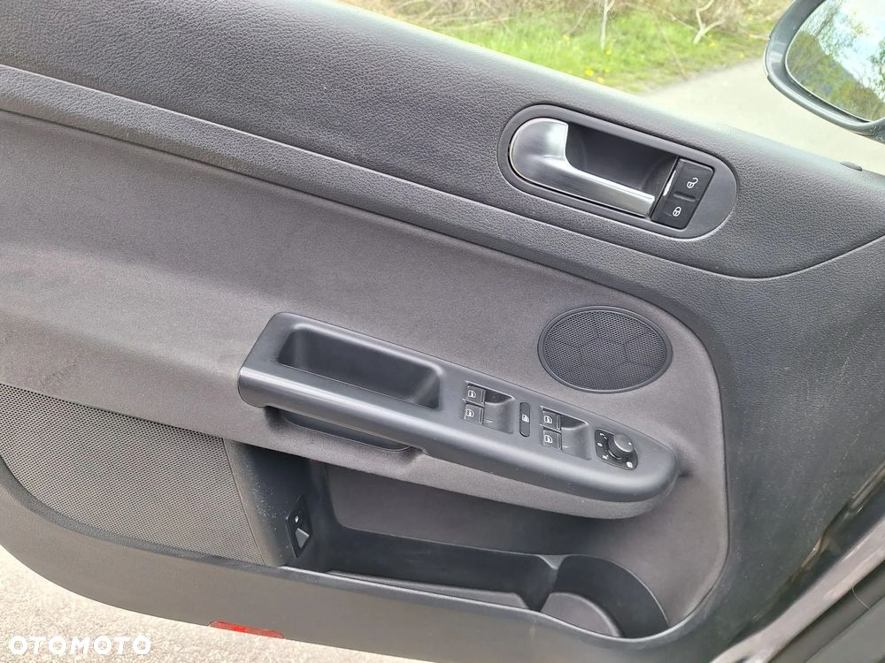 Volkswagen Golf Plus - 9