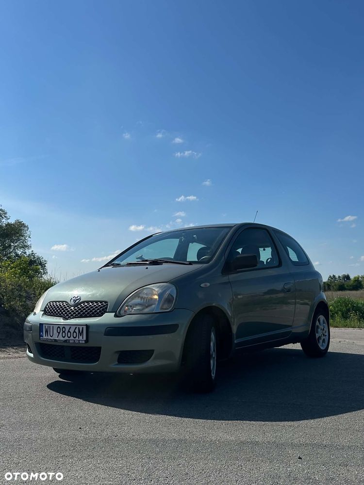 Toyota Yaris 1.0 Base - 1