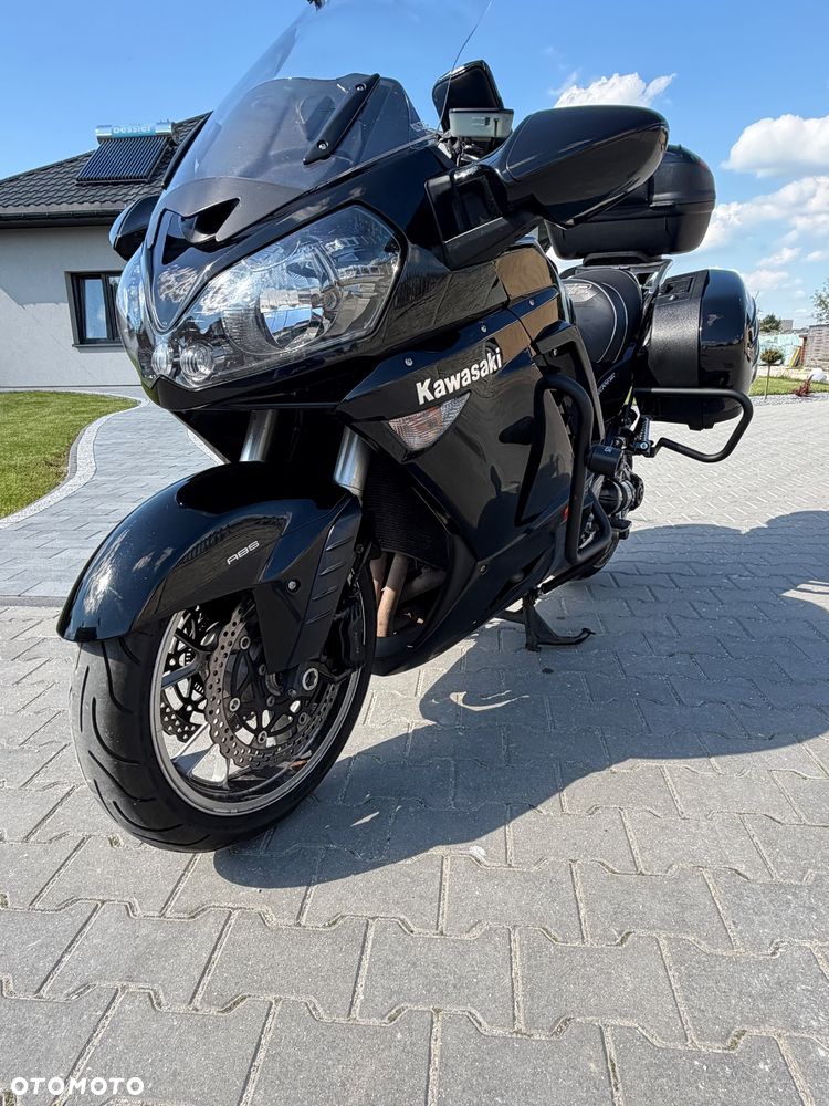 Kawasaki GTR - 15