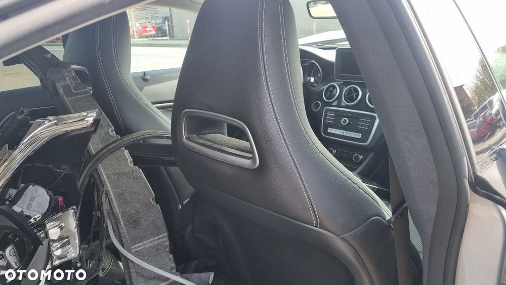 Mercedes-Benz CLA 200 d 7G-DCT UrbanStyle Edition - 31