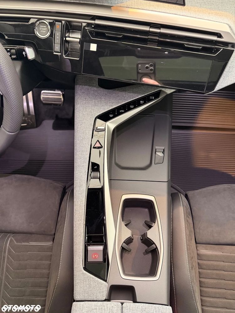 Peugeot 3008 1.2 PureTech mHEV Allure e-DCS6 - 17