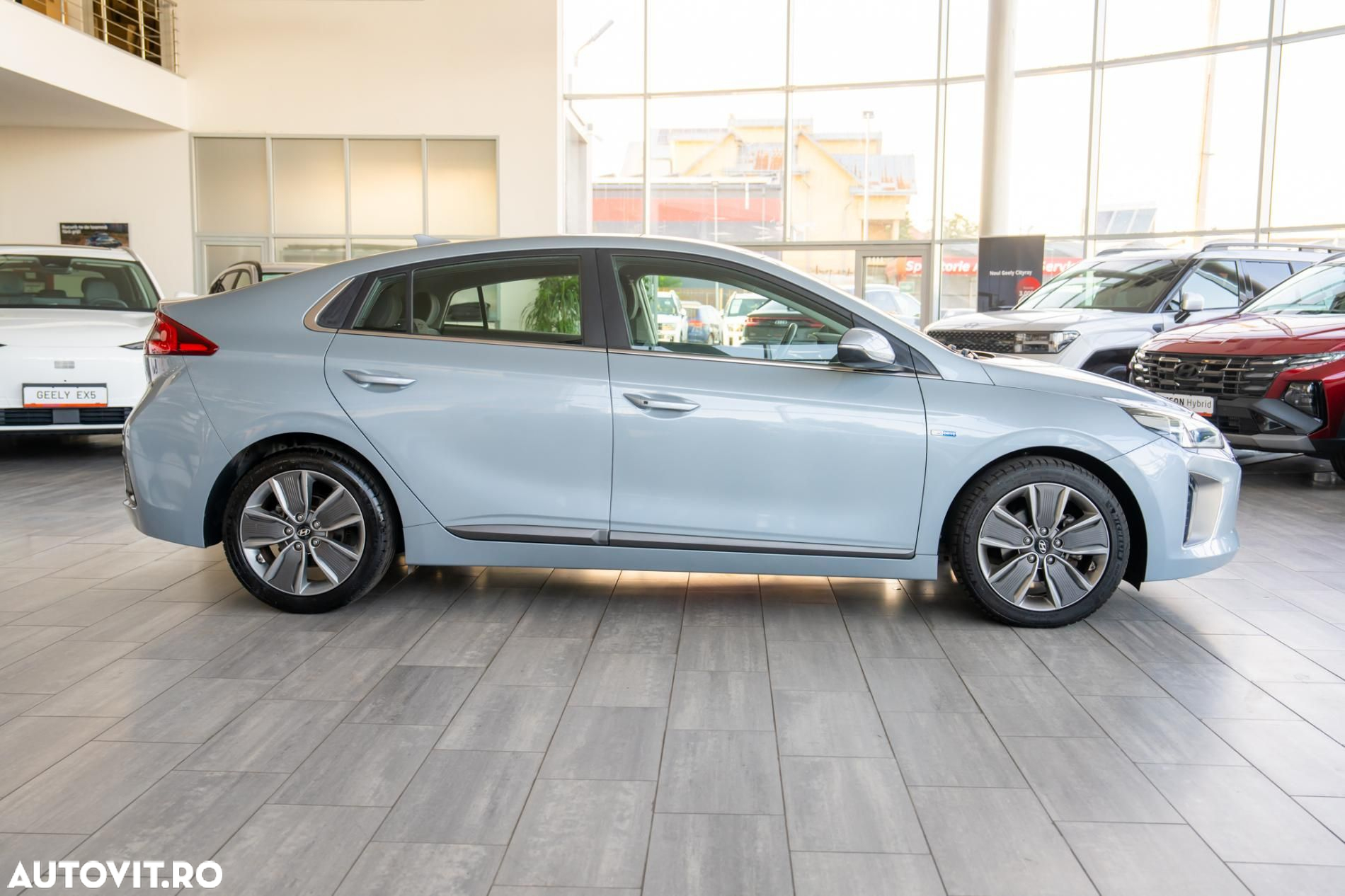 Hyundai IONIQ - 7