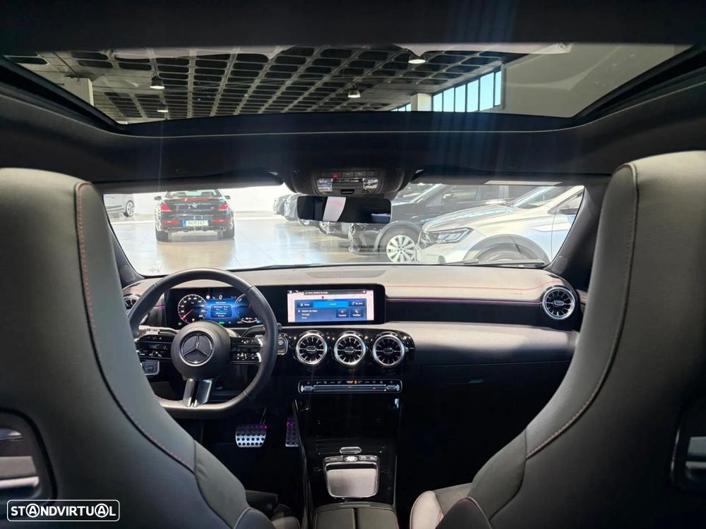 Mercedes-Benz CLA 250 e 8G-DCT AMG Line - 31