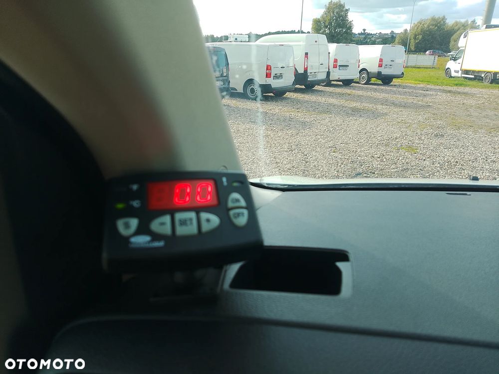 Toyota Proace Scudo Expert Vivaro Jumpy L2 L3 Long Maxi Automat Izoterma Chłodnia Mroźnia minus 20st 220V na stoku 3os 3 Eupal finansowanie gwarancja - 34