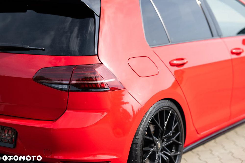 Volkswagen Golf - 2