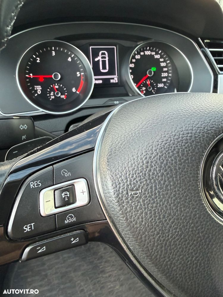 Volkswagen Passat 2.0 TDI DSG Comfortline - 5