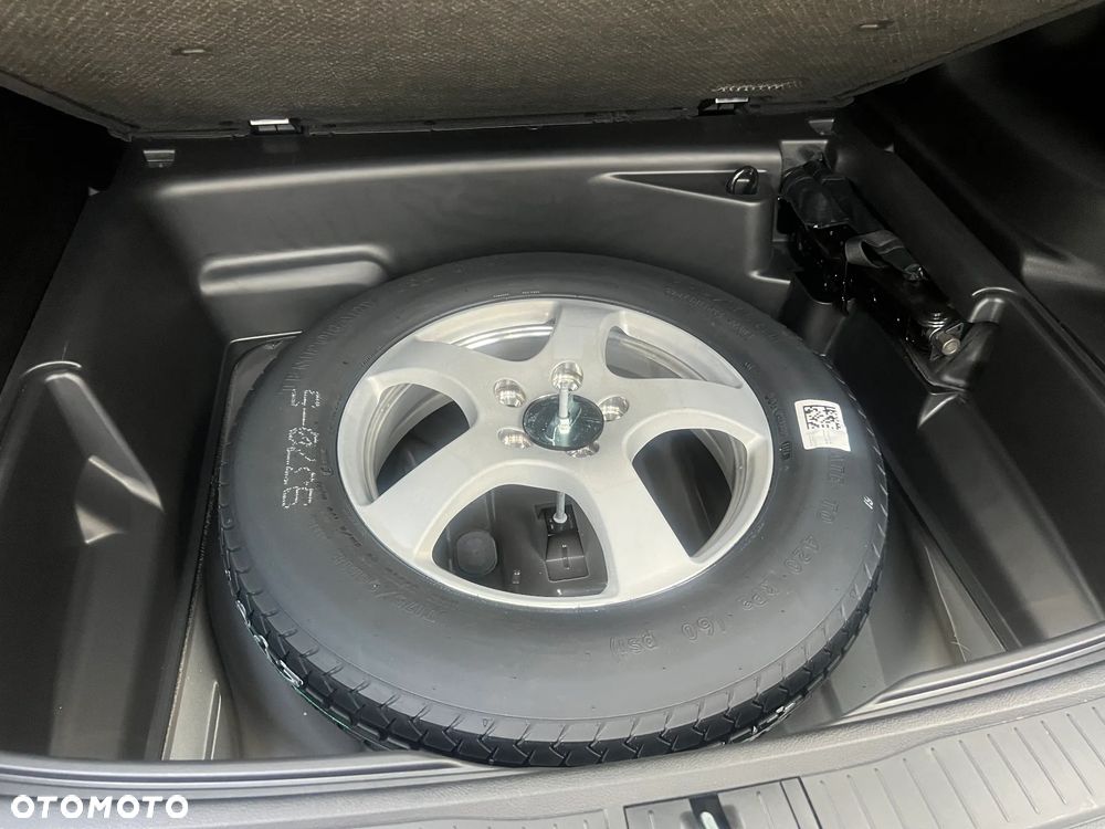 Jeep Grand Cherokee - 32