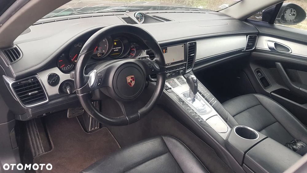 Porsche Panamera 4S PDK - 21