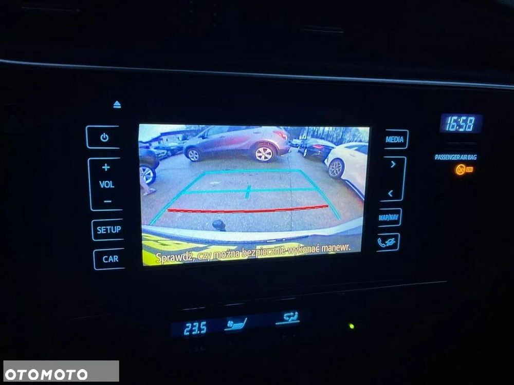 Toyota Auris 1.8 HSD Prestige - 24