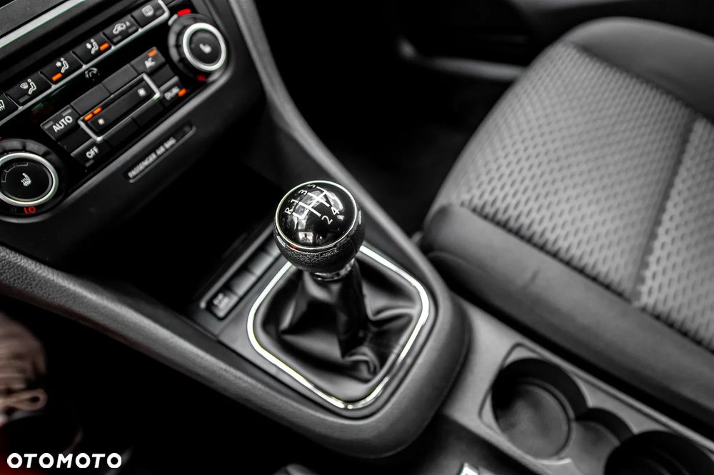 Volkswagen Golf 1.6 Highline - 37