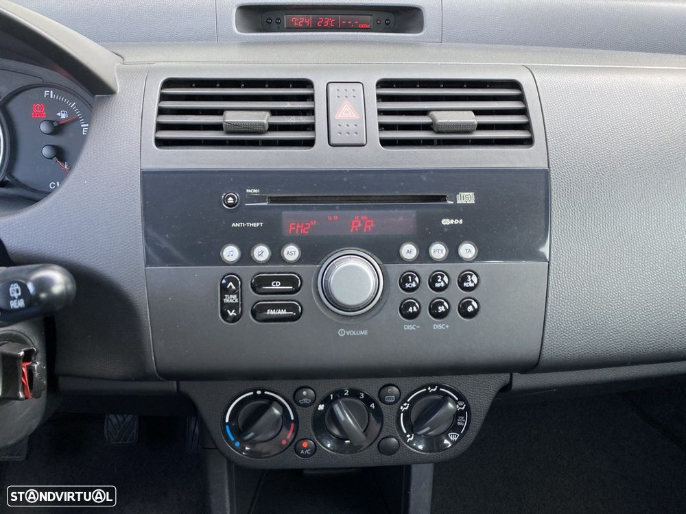 Suzuki Swift 1.3 16V GLX - 12