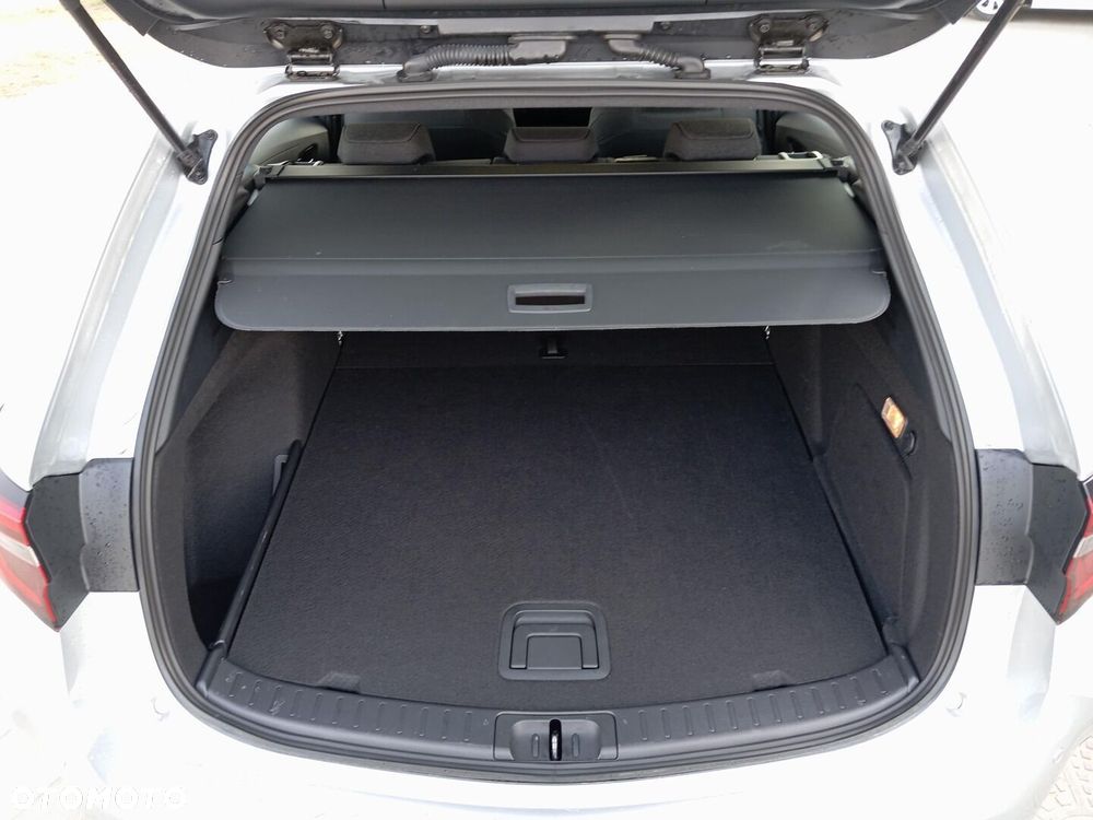 Toyota Corolla 2.0 Hybrid Comfort - 23