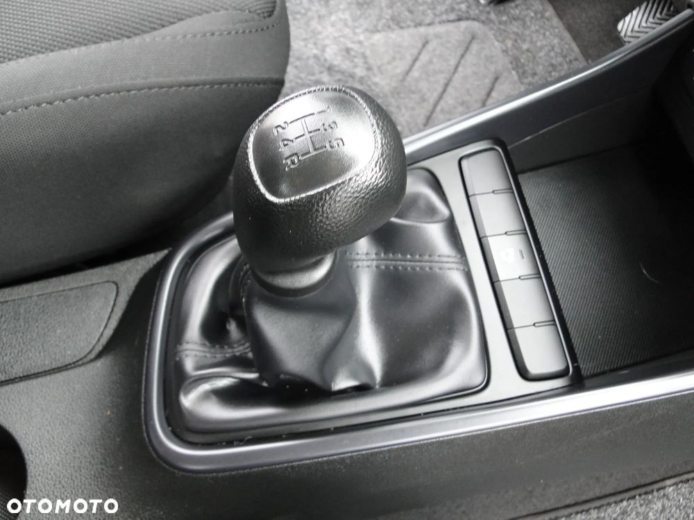 Hyundai i20 - 24