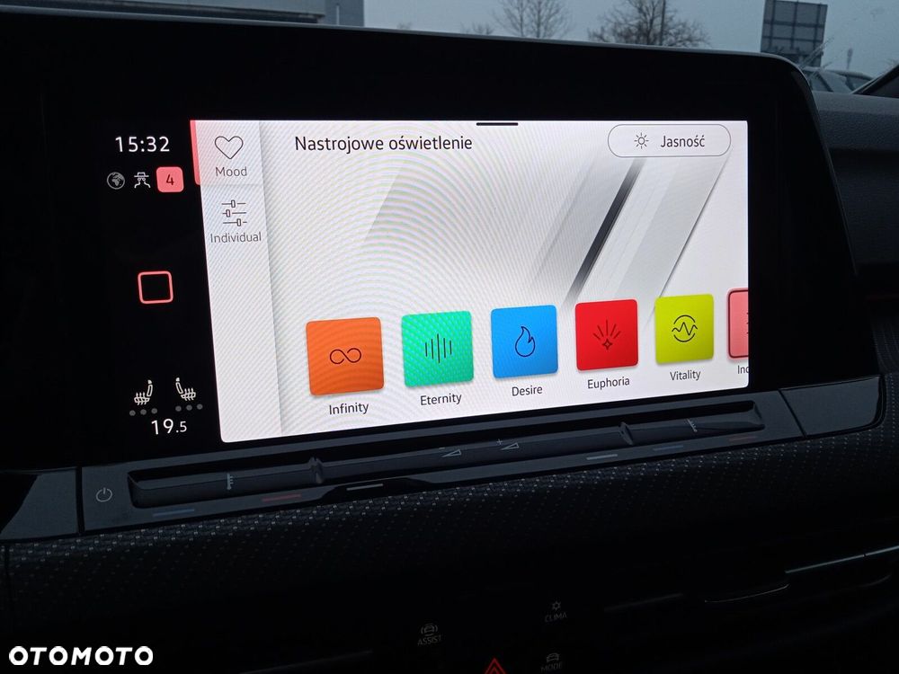 Volkswagen Golf 1.5 TSI R-Line - 27