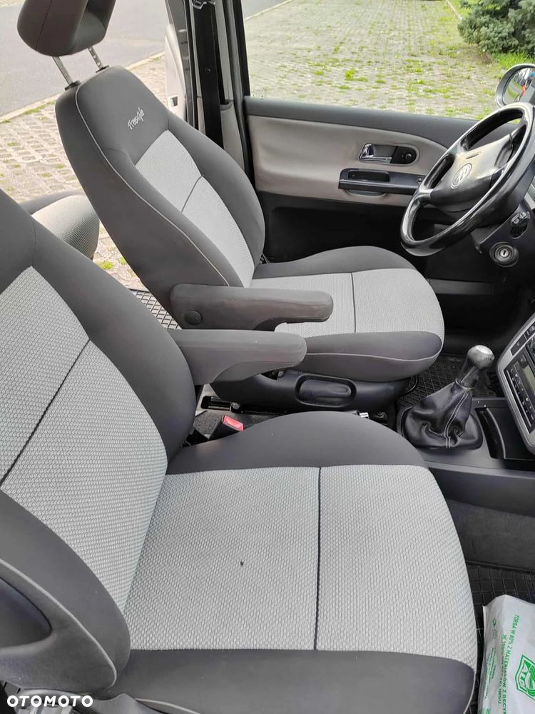 Volkswagen Sharan - 10
