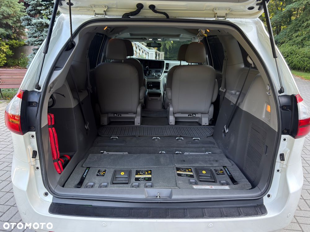 Toyota Sienna 3.5 V6 XLE AWD - 18