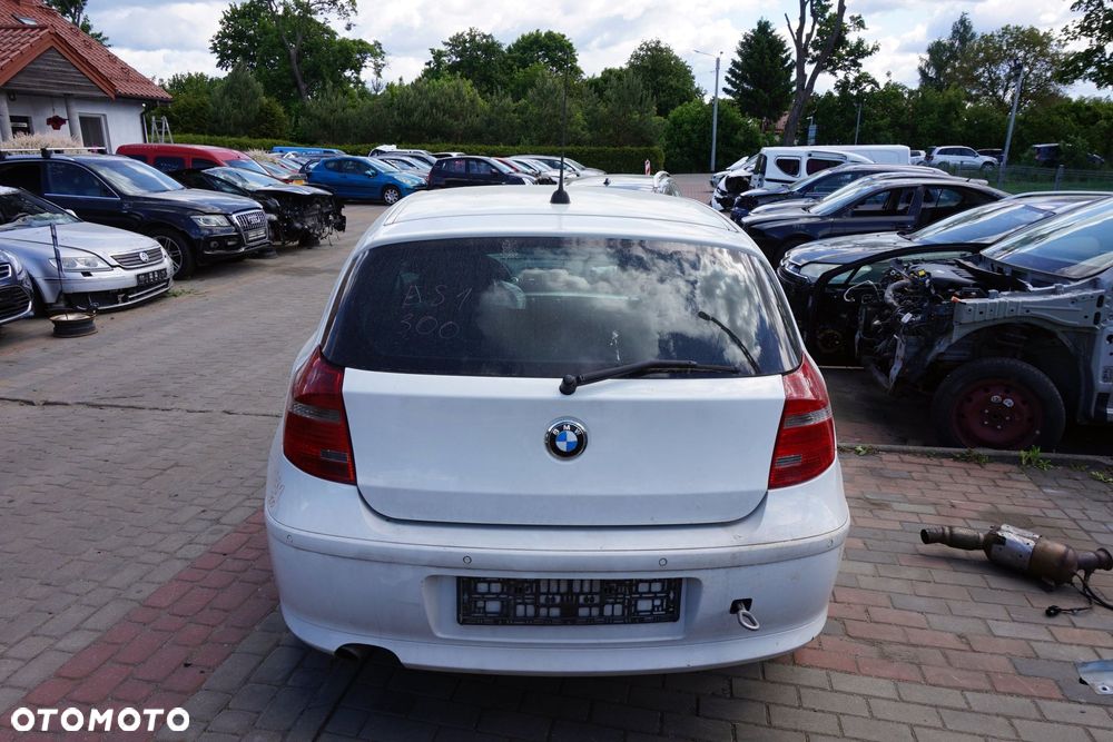 KLAPA BAGAŻNIKA TYLNA 1 E81 LIFT 3D HB 300  BIAŁY ALPINWEISS BMW 2007-2011 - 1