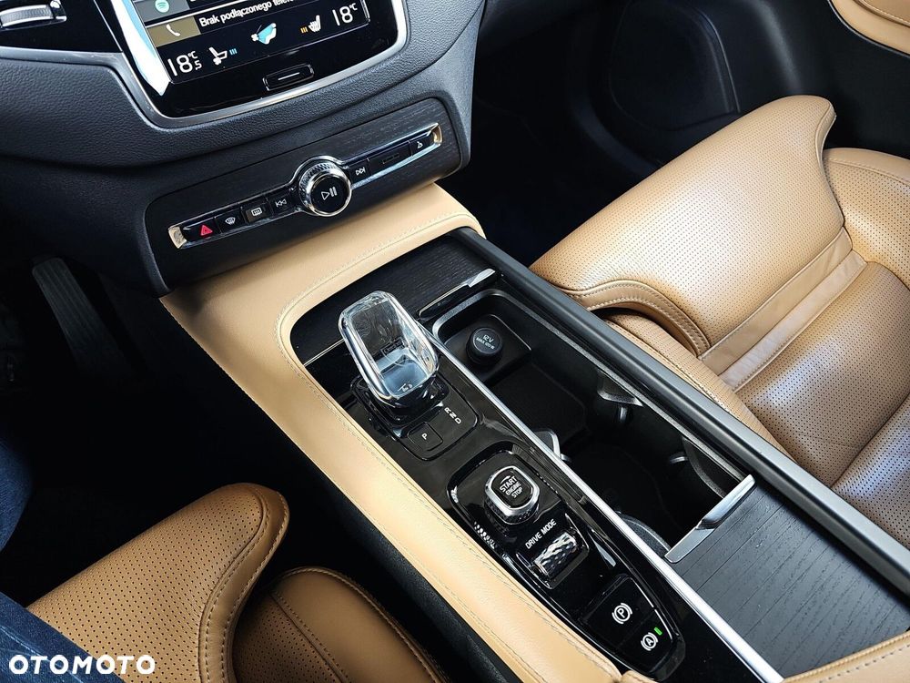 Volvo XC 90 - 17