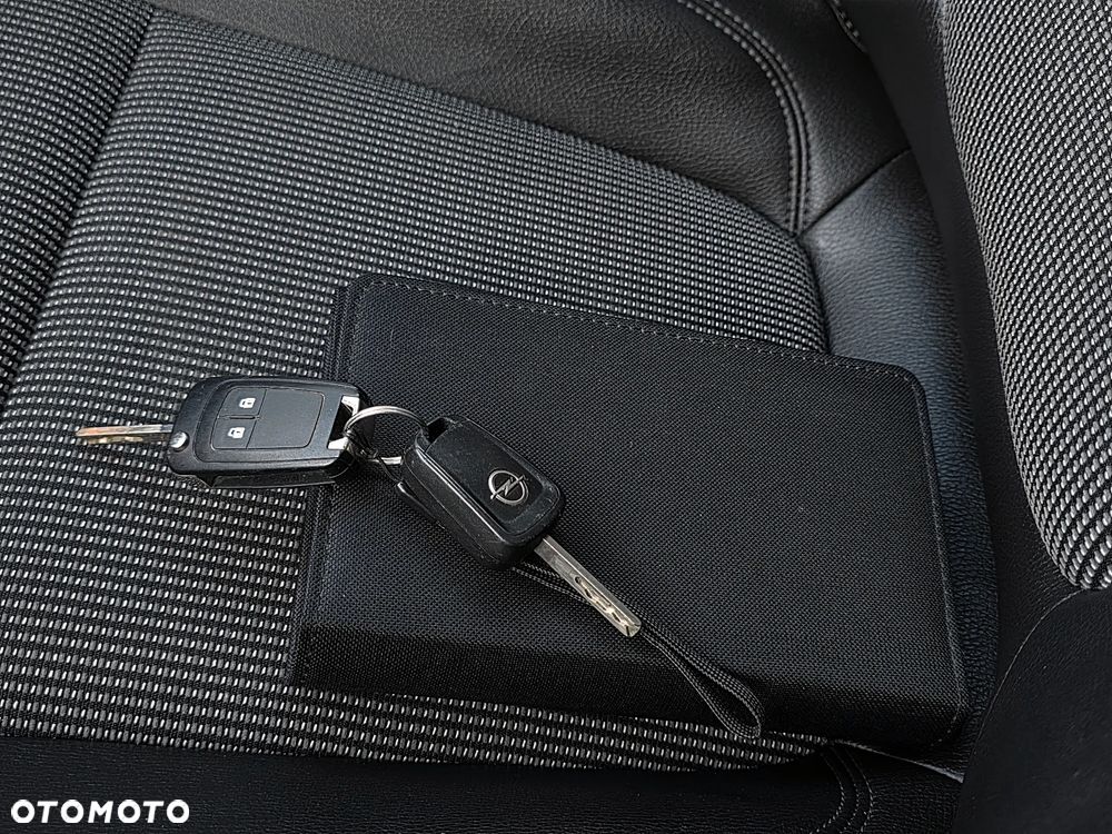 Opel Astra 1.4 T Cosmo - 21