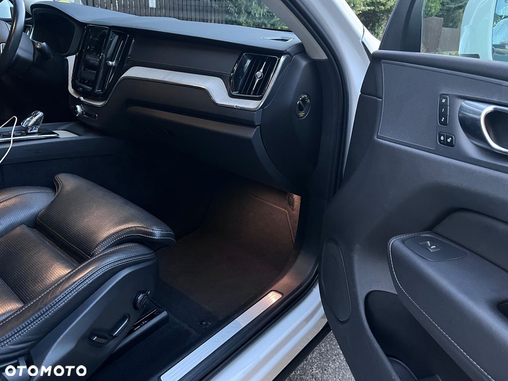Volvo XC 60 B5 B AWD Inscription - 11