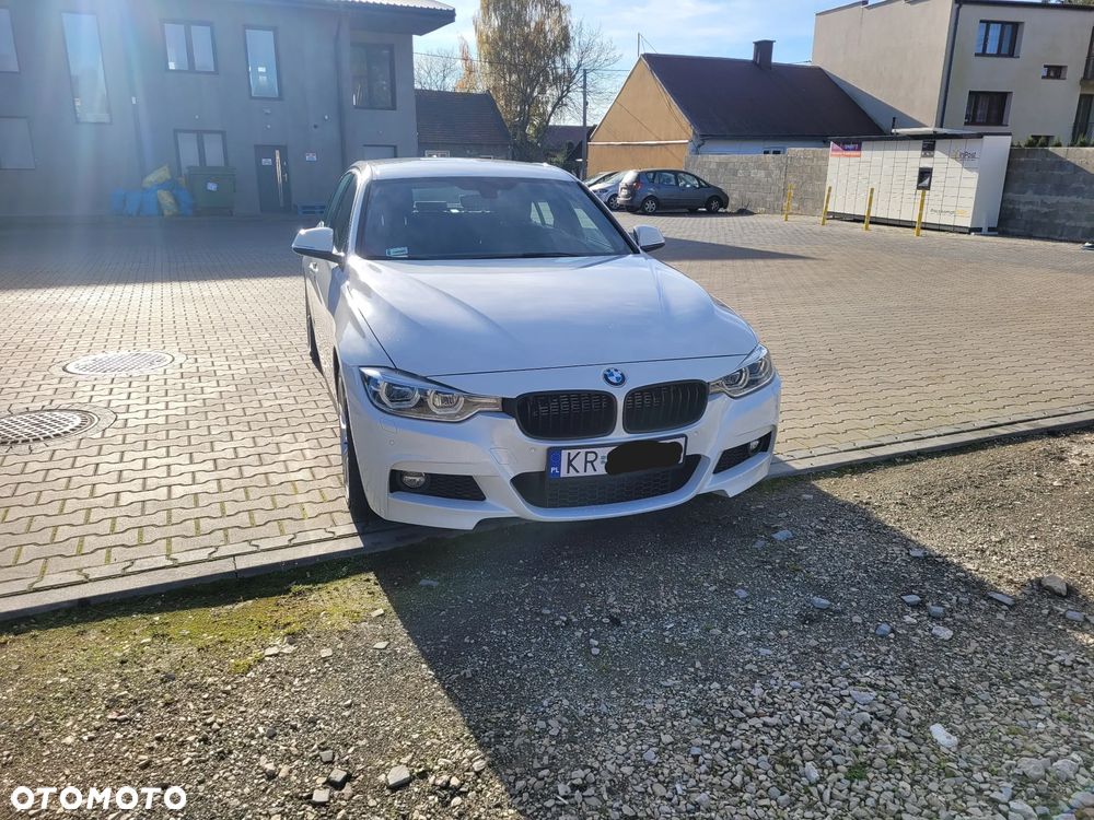 BMW Seria 3 330i M Sport - 5