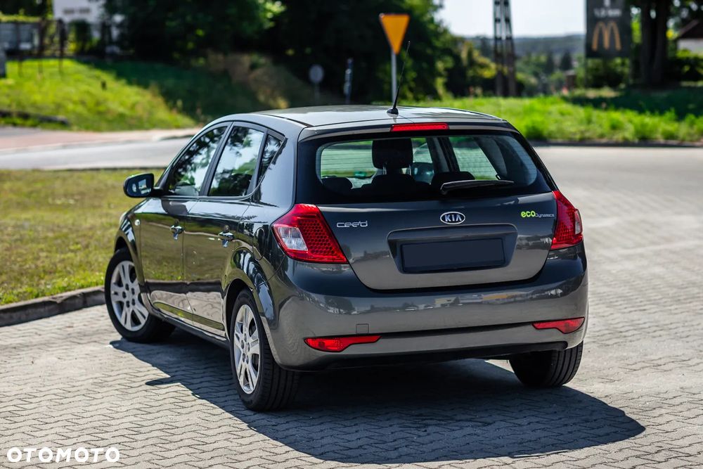 Kia Ceed 1.4 CVVT Attract - 13