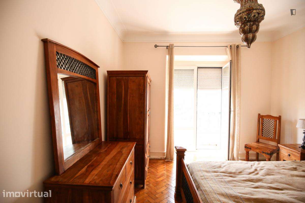 Quarto - localizado em Roma-Areeiro Lisbon - Grande imagem: 3/44