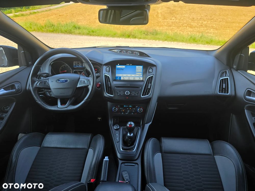 Ford Focus 2.0 EcoBoost ST mit Leder-Exclusiv-Paket - 21