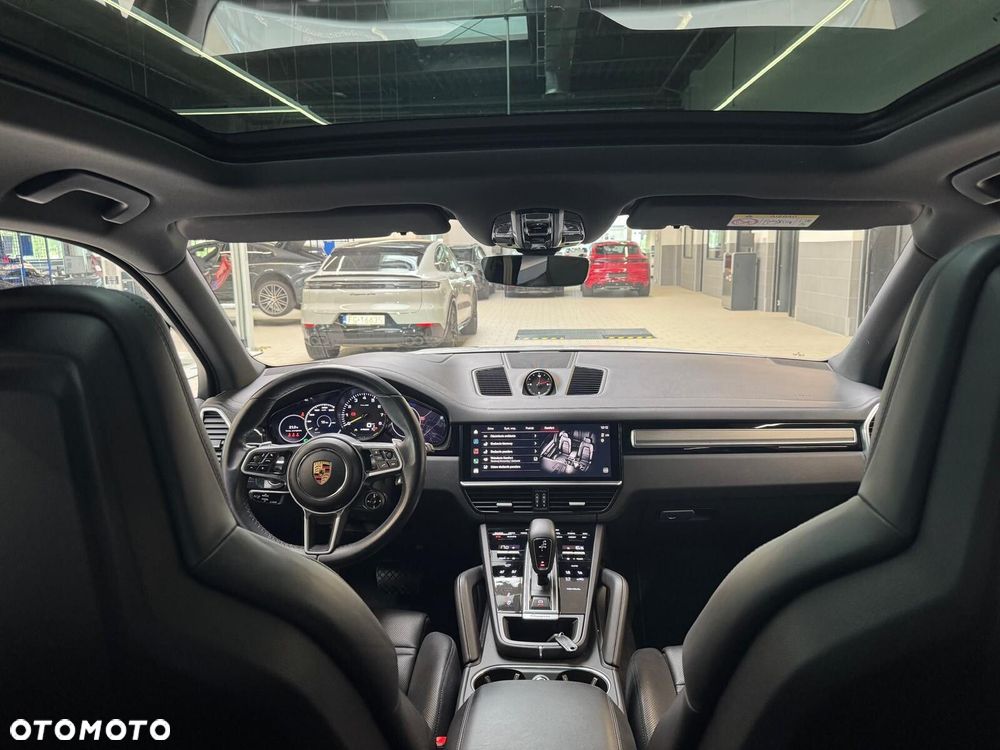 Porsche Cayenne - 29