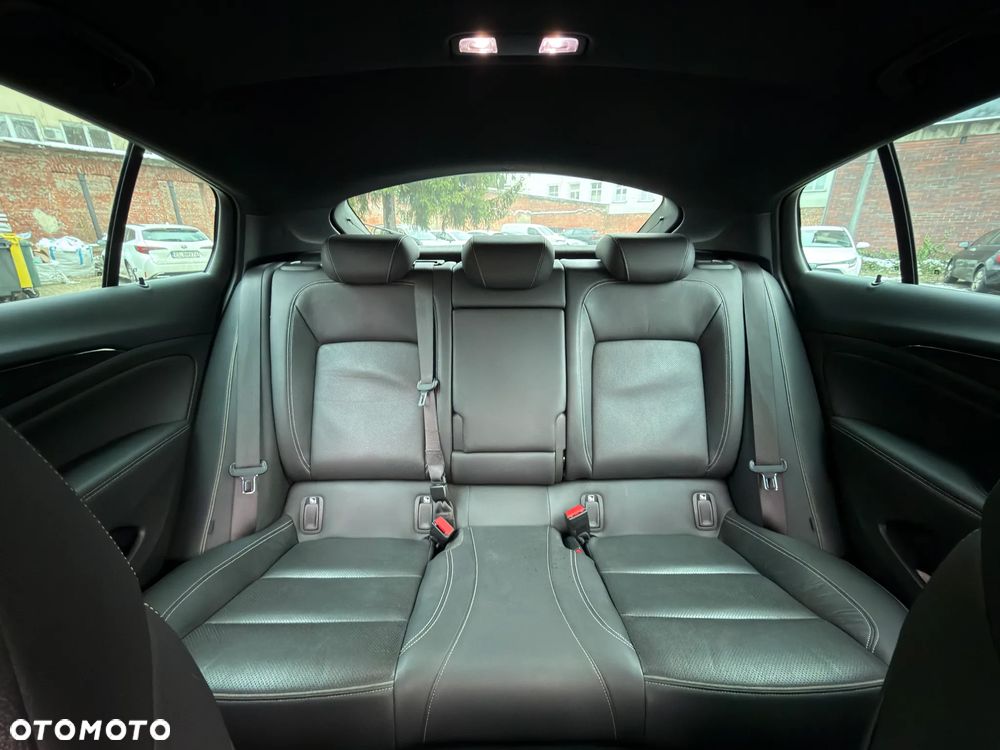 Opel Insignia 2.0 CDTI 4x4 GSi S&S - 16