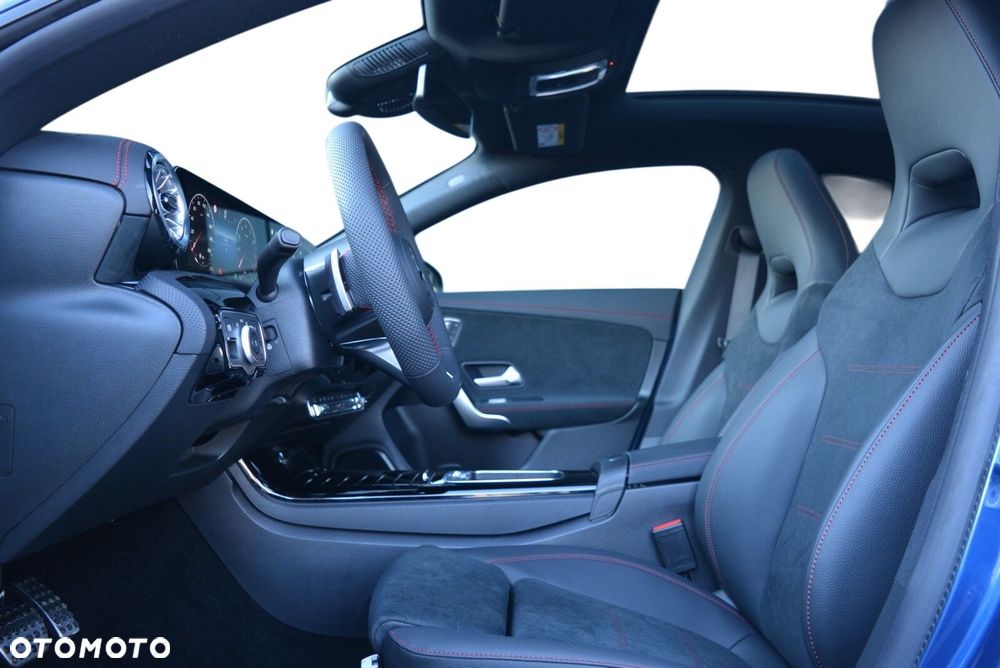 Mercedes-Benz CLA 220 4-Matic AMG Line 7G-DCT - 7