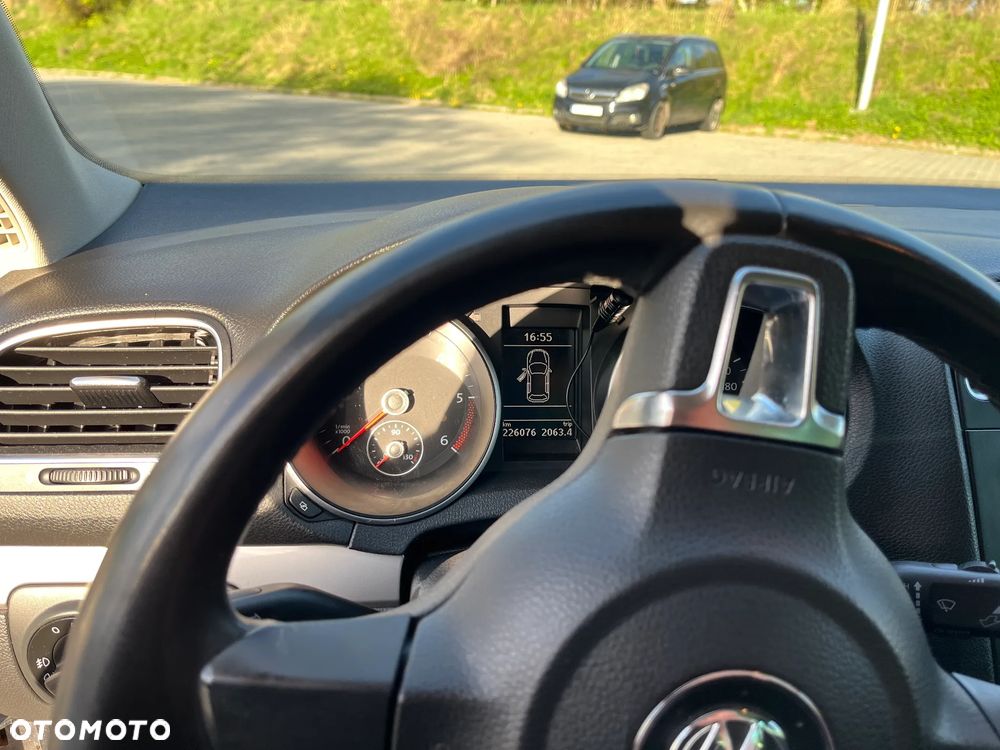 Volkswagen Golf - 10