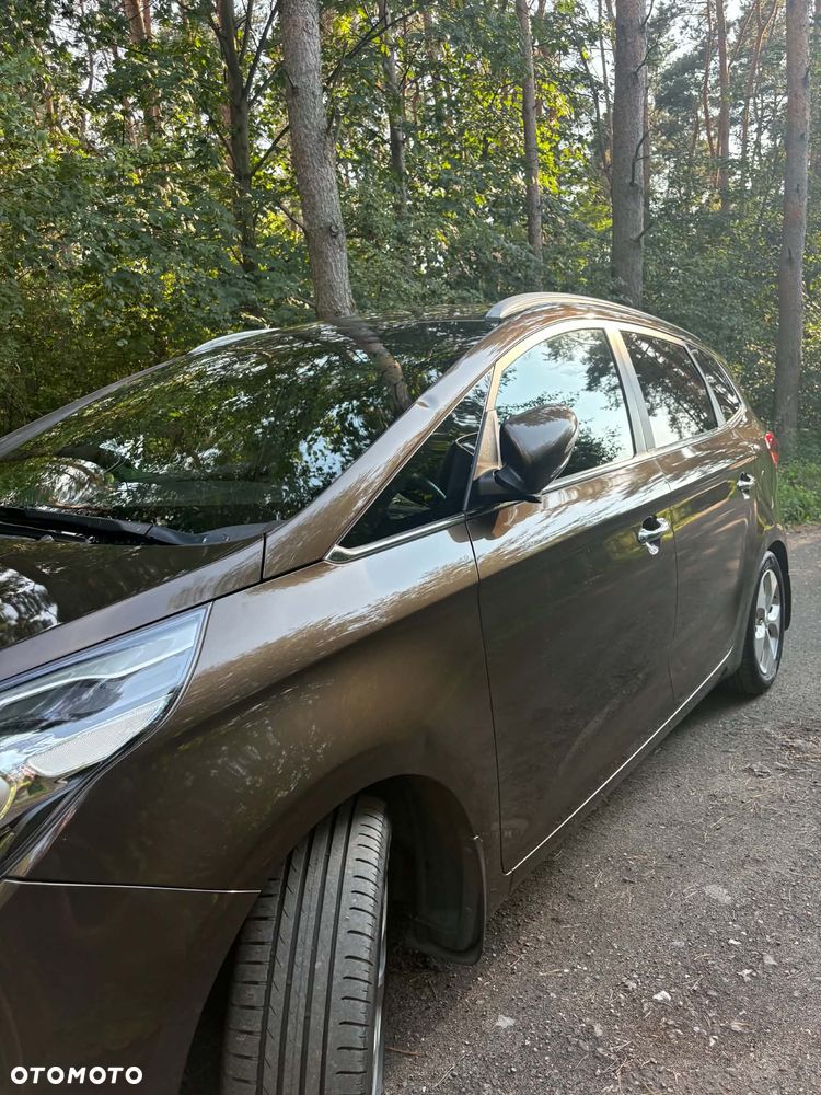 Kia Carens 1.7 CRDi M - 9