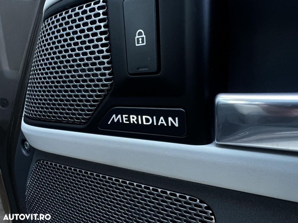 Land Rover Defender - 16