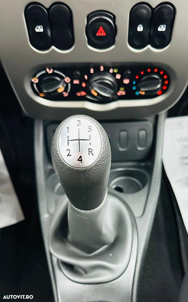 Dacia Duster dCi 90 FAP 4x2 Ambiance - 21