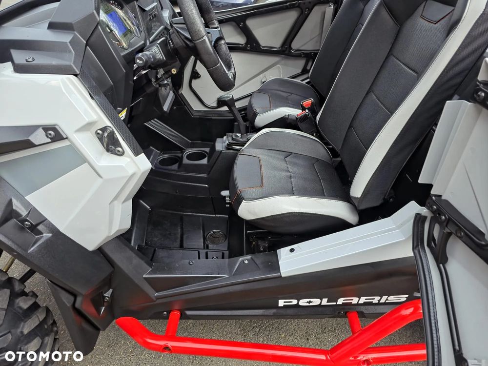 Polaris RZR - 22