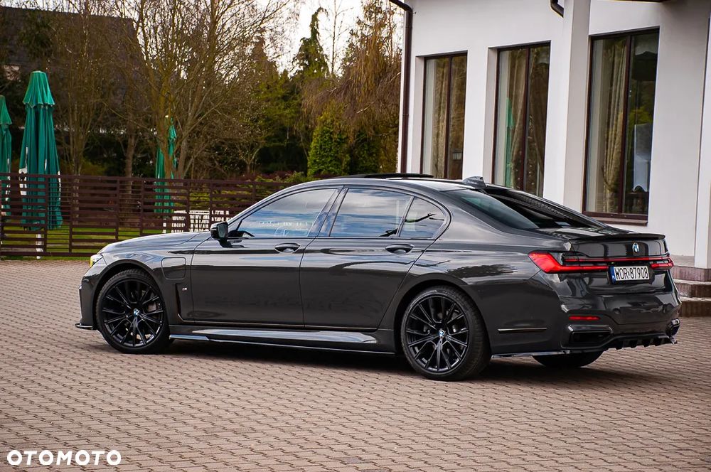 BMW Seria 7 745e - 7