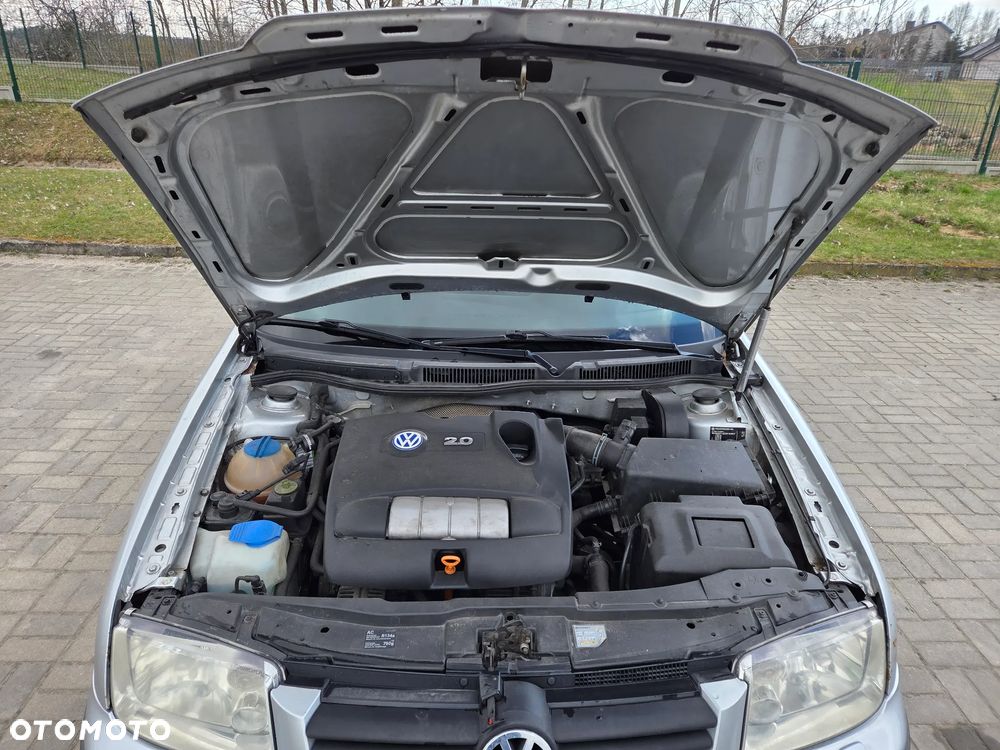 Volkswagen Bora 2.0 - 8