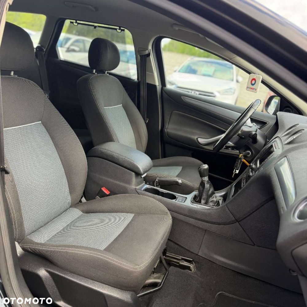 Ford Mondeo - 31