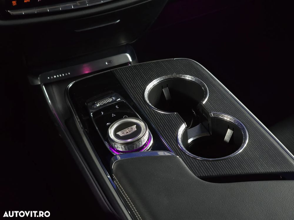 Cadillac Lyriq Sport - 30