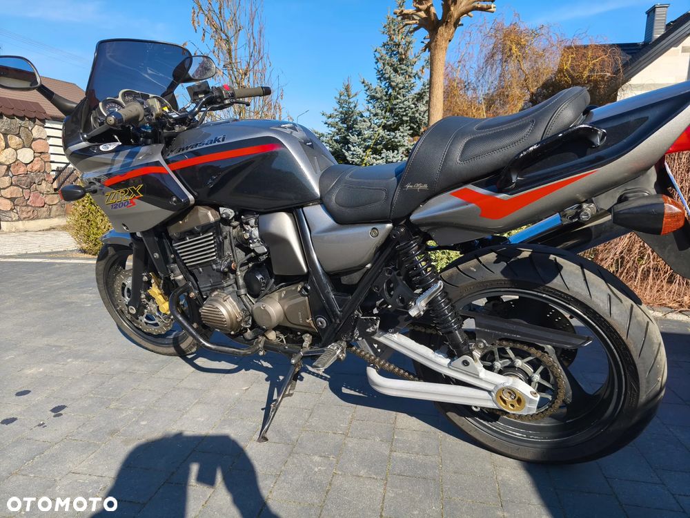 Kawasaki ZRX - 6